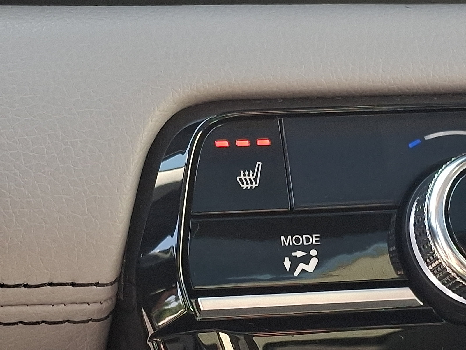 Used 2025 Honda Pilot Touring image 24