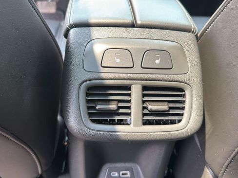Used 2023 Buick Envision Avenir AWD/4WD image 34
