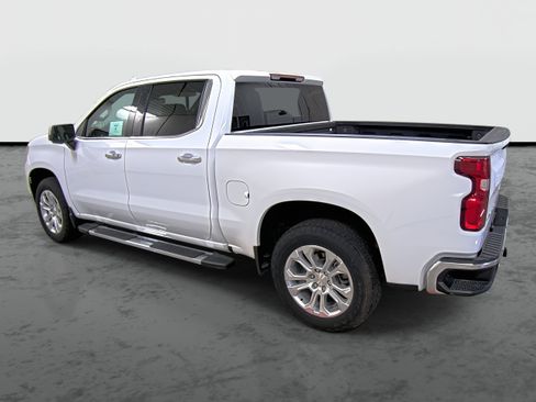 Used 2024 Chevrolet Silverado 1500 LTZ w/ Z71 Off-Road Package AWD/4WD image 2