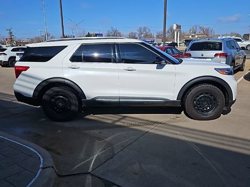 Used 2022 Ford Explorer Platinum w/ Equipment Group 601A image 4