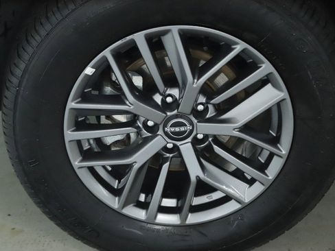 Used 2024 Nissan Rogue S image 38