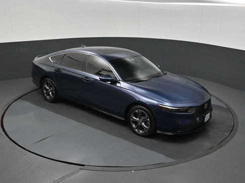 Used 2023 Honda Accord EX-L image 10