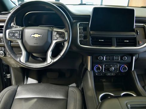 Used 2022 Chevrolet Tahoe LT w/ Luxury Package AWD/4WD image 13