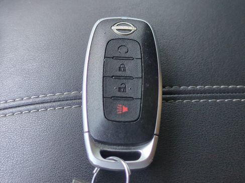 Used 2024 Nissan Pathfinder SV image 31