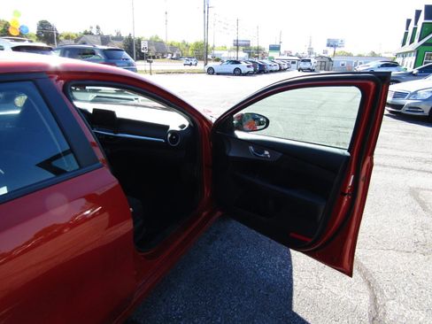 Used 2022 Kia Forte LXS w/ LXS Technology Package FWD image 25