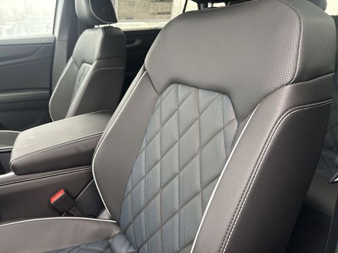 New 2026 Volkswagen Atlas Cross Sport SEL Premium R-Line AWD/4WD image 9