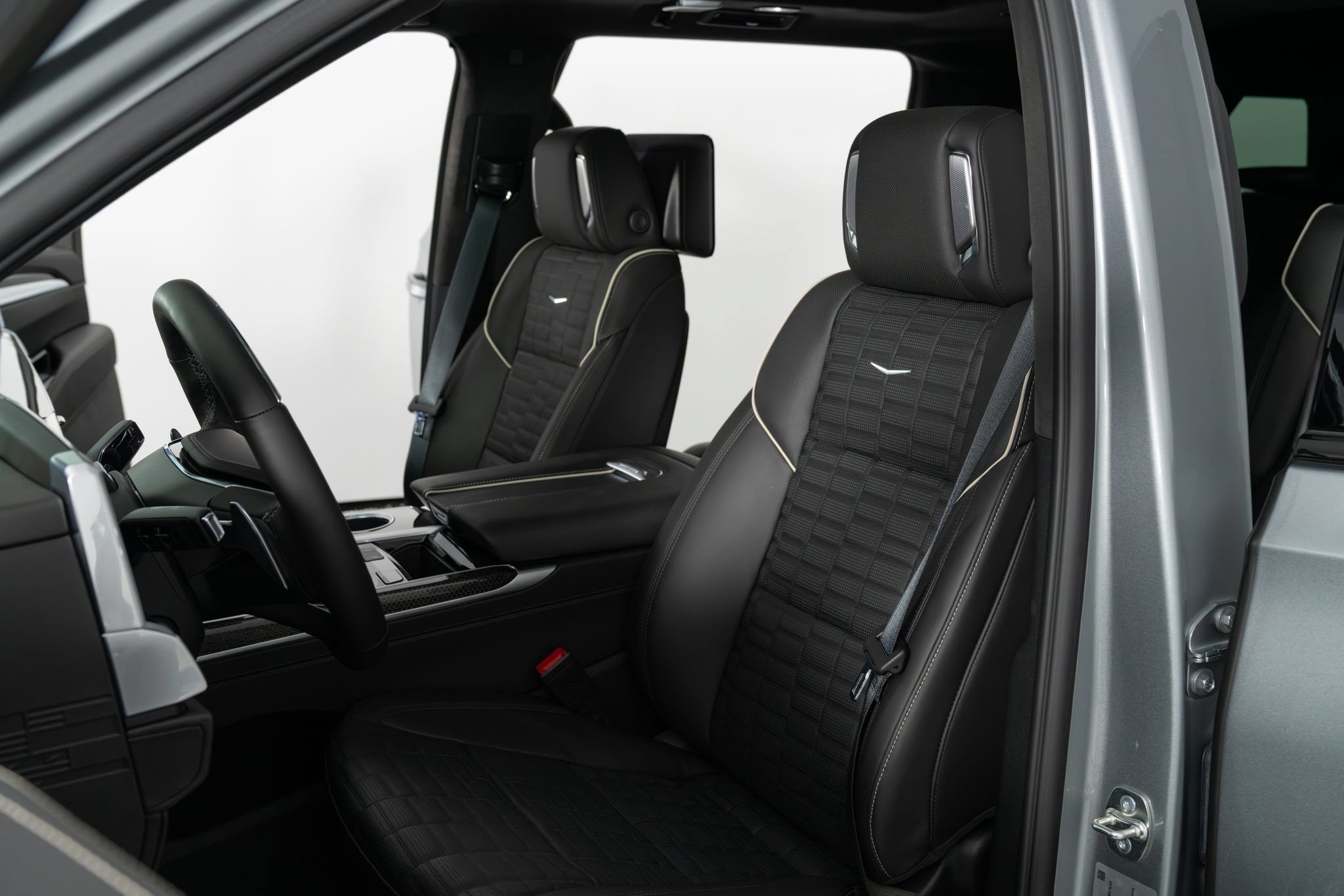 Used 2026 Cadillac Escalade ESV V AWD/4WD image 5
