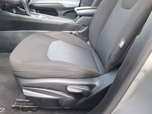 Used 2023 Jeep Compass Sport image 31