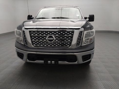 Used 2018 Nissan Titan SV w/ SV Convenience Package image 15