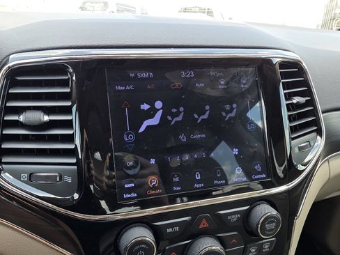 Used 2020 Jeep Grand Cherokee Limited w/ Premium Lighting Group RWD image 14