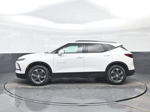 Used 2025 Chevrolet Blazer LT w/ Convenience Package FWD image 3