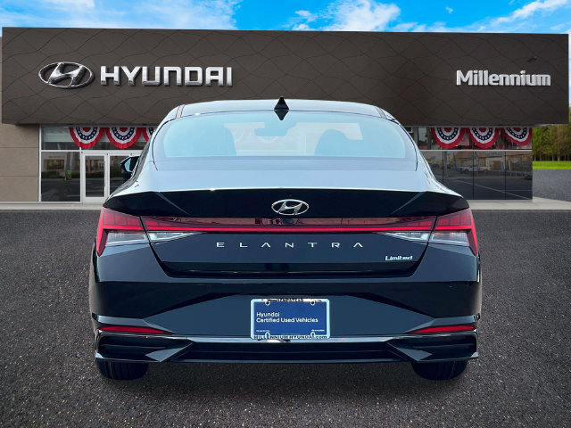 Certified 2023 Hyundai Elantra Limited w/ Preferred Accessory Package FWD image 6
