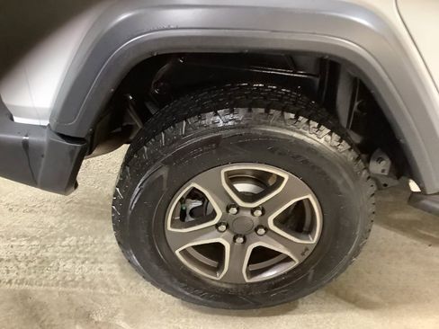 Used 2018 Jeep Wrangler Unlimited Sport S image 11