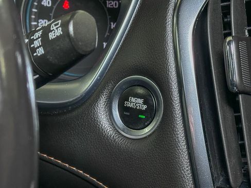 Used 2019 Chevrolet Traverse LT w/ LT Premium Package image 41