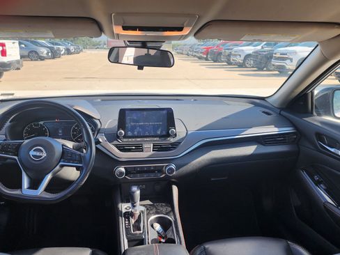 Used 2024 Nissan Altima 2.5 SR FWD image 8