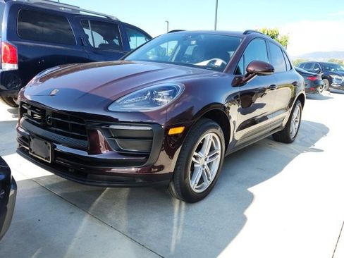Used 2024 Porsche Macan AWD/4WD image 1