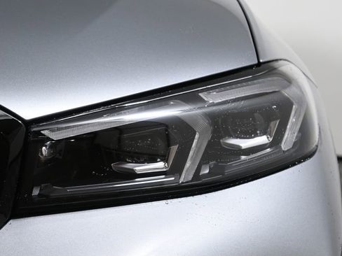 New 2026 BMW 330i xDrive Sedan w/ M Sport Package image 11