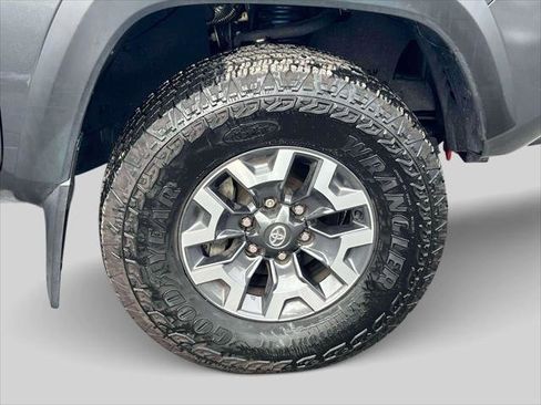 Certified 2023 Toyota Tacoma TRD Off-Road image 12