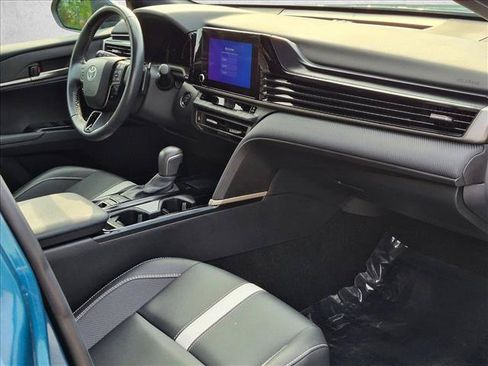 Used 2025 Toyota Camry SE FWD image 20