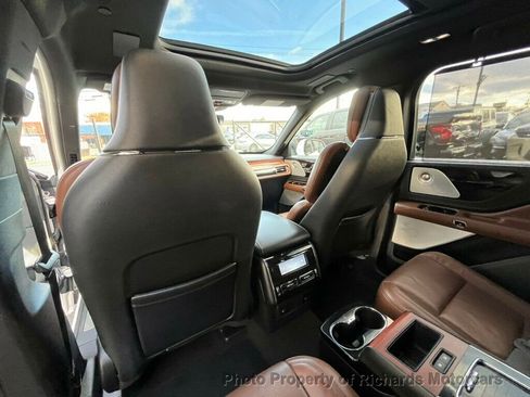 Used 2021 Lincoln Aviator Reserve image 17