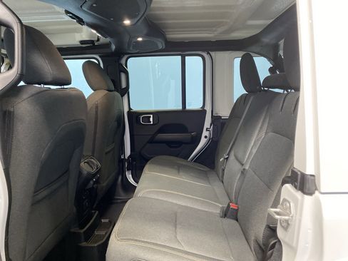 Used 2024 Jeep Wrangler Sahara image 17