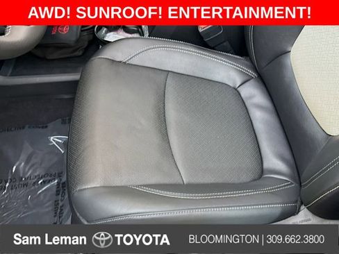 Used 2025 Toyota Sienna Platinum image 20