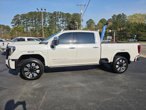 Used 2024 GMC Sierra 2500 Denali Ultimate AWD/4WD image 2