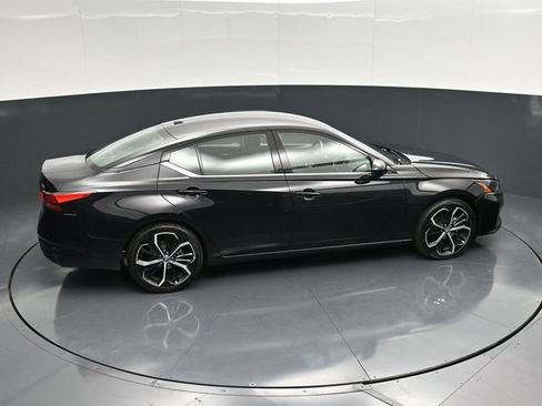 Used 2024 Nissan Altima 2.5 SR FWD image 44
