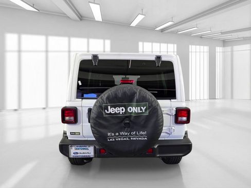 Used 2021 Jeep Wrangler Unlimited Sahara AWD/4WD image 7