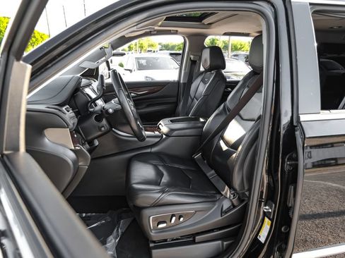 Used 2018 Cadillac Escalade Luxury RWD image 31