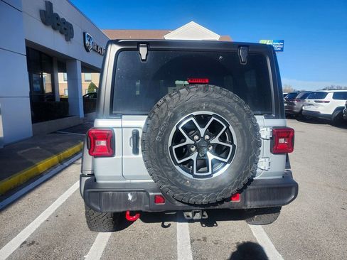 Used 2024 Jeep Wrangler Unlimited Rubicon image 4