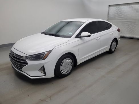 Used 2019 Hyundai Elantra SE w/ Cargo Package FWD image 2