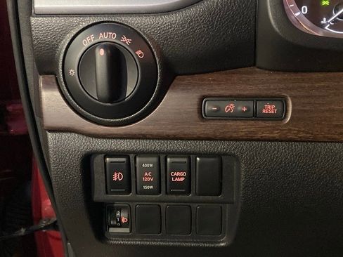 Used 2018 Nissan Titan Platinum Reserve w/ Platinum Utility Package image 13