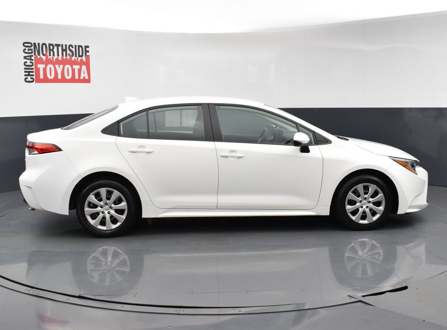 Used 2025 Toyota Corolla LE FWD image 5