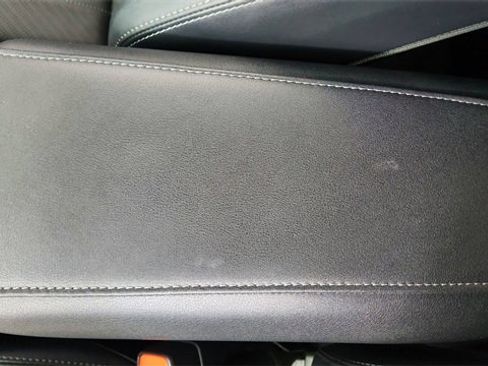 Used 2023 Toyota Venza Limited image 51