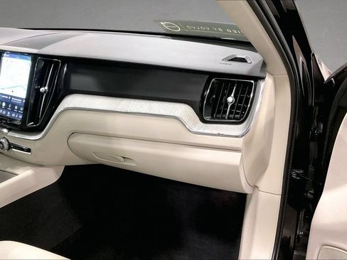 Used 2024 Volvo XC60 T8 Plus w/ Protection Package Premier AWD/4WD image 26