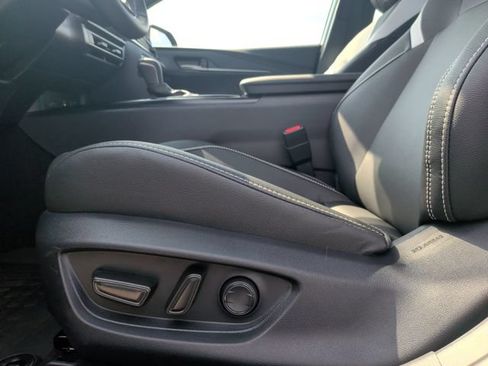 Used 2026 Toyota Camry SE FWD image 10