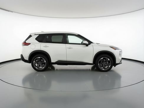 Used 2025 Nissan Rogue SV image 11