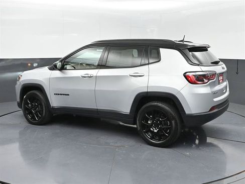 Used 2024 Jeep Compass Latitude w/ Altitude Special Edition AWD/4WD image 25
