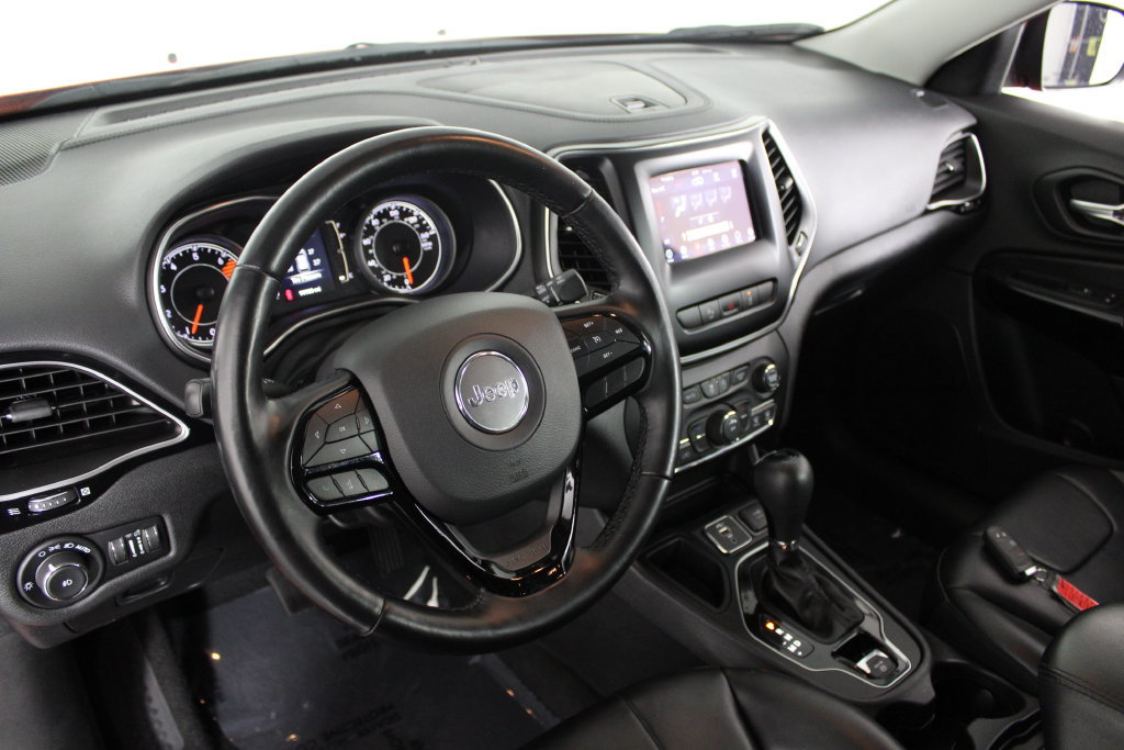 Used 2021 Jeep Cherokee Latitude Plus FWD image 4