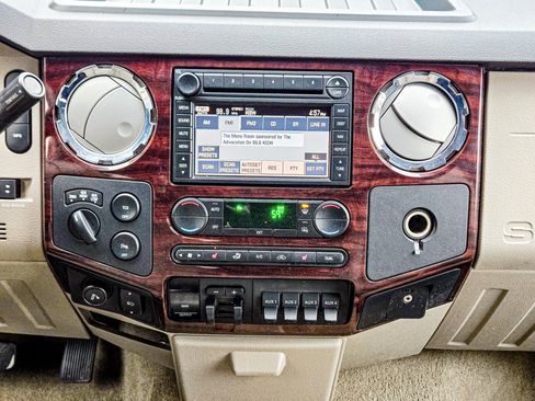 Used 2008 Ford F250 Lariat image 17
