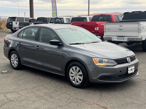Used 2013 Volkswagen Jetta S image 9
