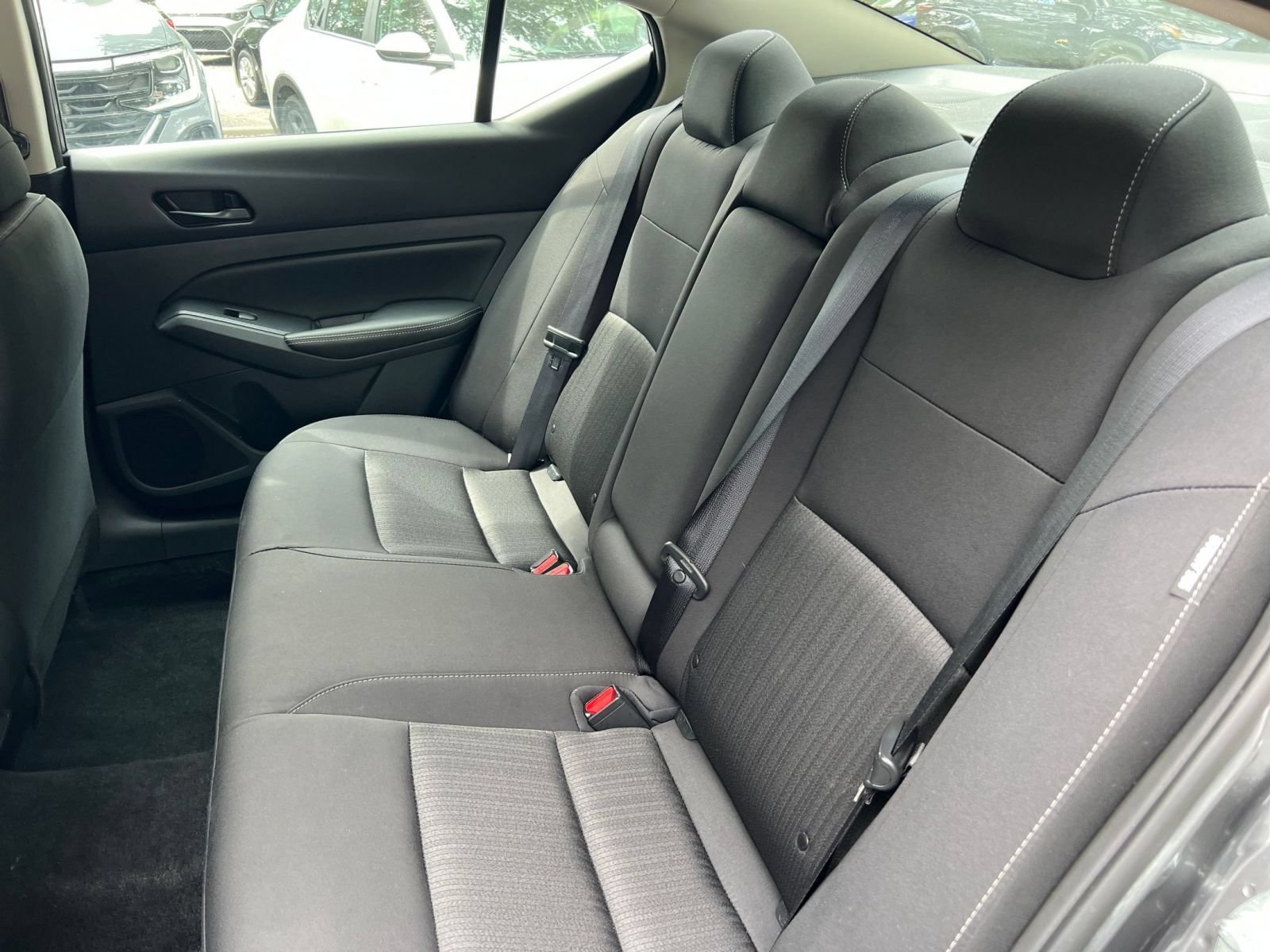 Used 2025 Nissan Altima 2.5 SV FWD image 37