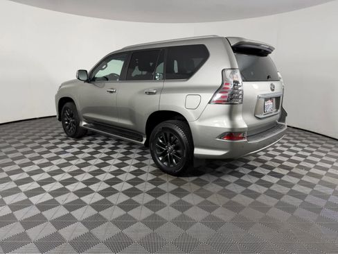 Used 2021 Lexus GX 460 Premium w/ Premium Package image 4