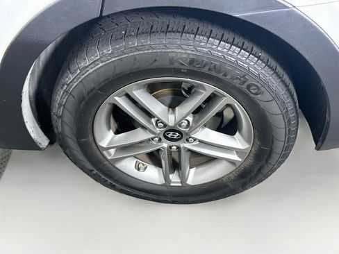 Used 2017 Hyundai Santa Fe Sport FWD image 11
