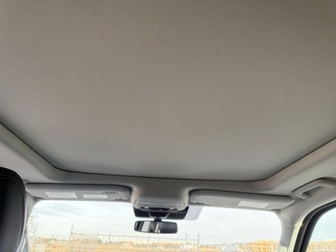 Used 2025 Ford Expedition Platinum image 12