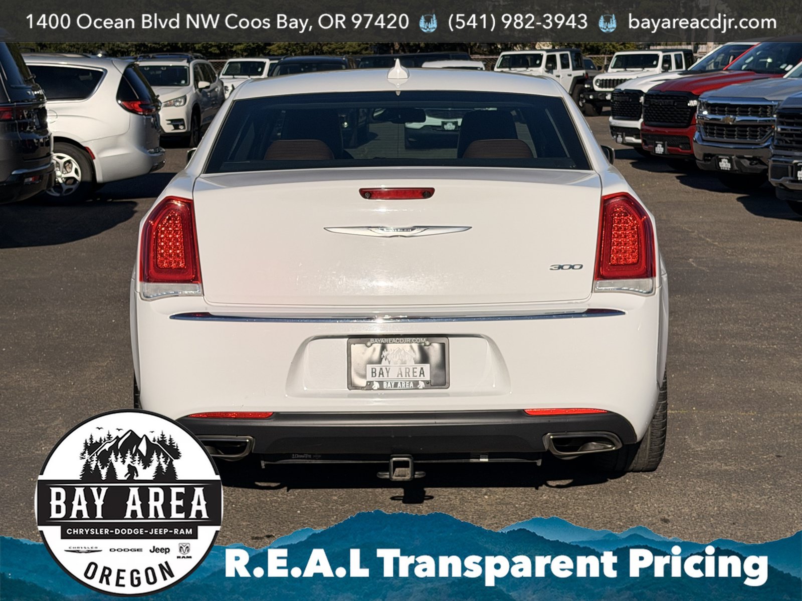 Used 2019 Chrysler 300 Limited w/ Light Group RWD image 5