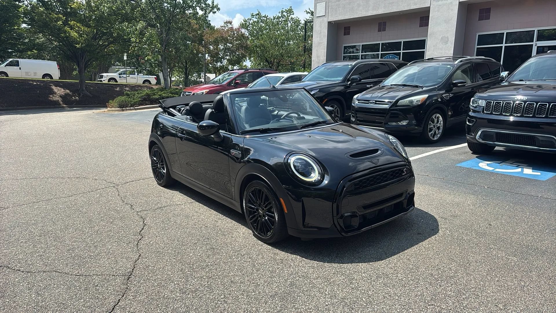 Used 2023 MINI Cooper S FWD image 3