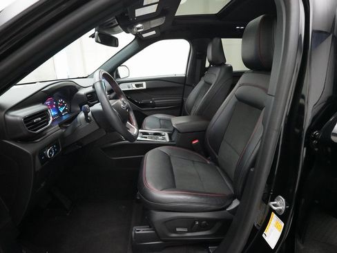 Used 2023 Ford Explorer ST-Line w/ Class IV Trailer Tow Package image 7