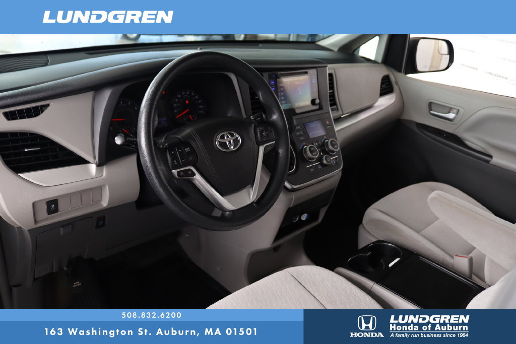Used 2017 Toyota Sienna LE AWD/4WD image 8